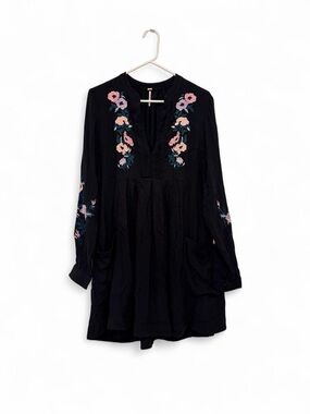 Black Floral Embroidered Long-Sleeve Tunic Dress